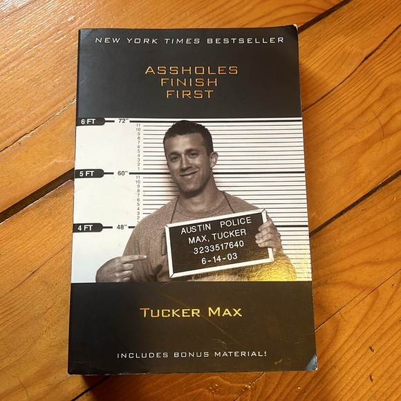 Tucker Max - 4 Book Series - Picture 4 of 11